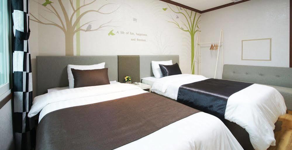 Seongsan Aqua Beach Hotel Seogwipo Exterior photo